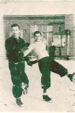 Yakov (Yankel) Tunkel (later Banai) and Moshe Tunkel ice skating in Baranovich before the war (c. 54 Kb)
