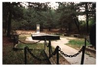 Memorial to the 937 Jewish citizens of Korzangorodok murdered by the Nazis (c 36 Kb)