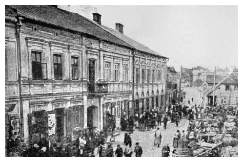 brz102.jpg -  A market day in Brzezin of stalls and booths