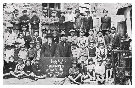 buc516b.jpg [40 KB] - Talmud Torah pupils