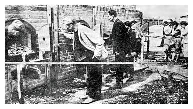 Zag349.jpg [27 KB] - Jewish survivors at the crematoria