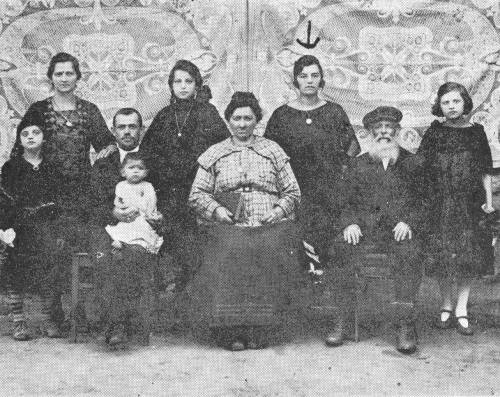 The parents and family of Jenny Bloomberg.