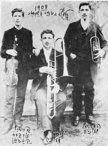 Telekhaner klezmer group