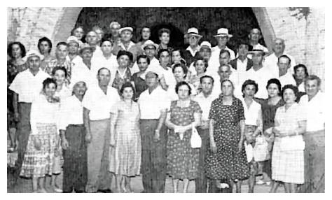 zgi792a.jpg Zgierz natives at the unveiling ceremony of the memorial tablet in the Holocaust Cellar in Jerusalem, 1959 [30 KB]